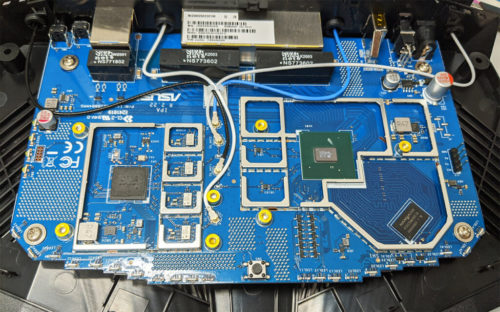 asus-rt-ax82u-internal-hardware