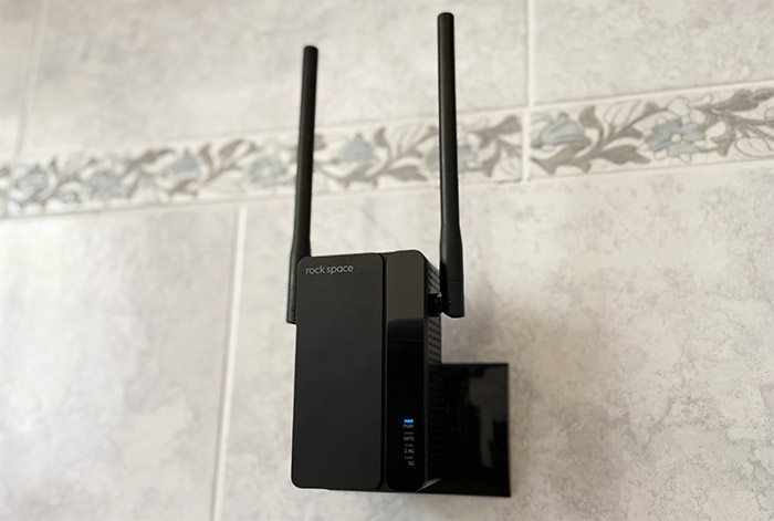 an Ethernet port on the WiFi Extender actually matter? MBReviews