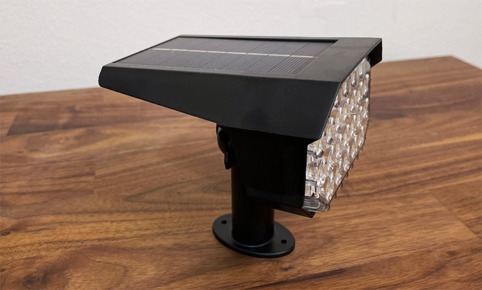 quntis-solar-spotlight-stand