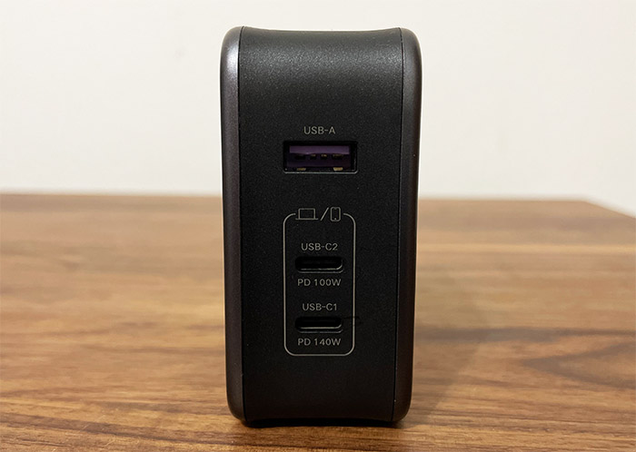 ugreen-nexode-140w-ports