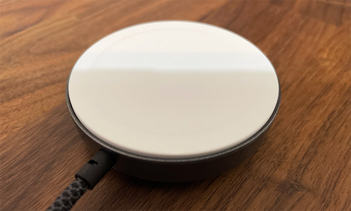 benks-invisiboost-wireless-charger