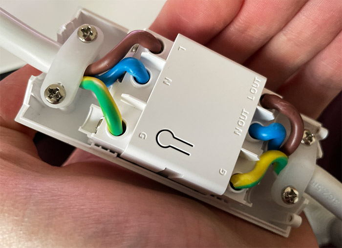 evvr-energy-monitoring-smart-plug-and-relay-teardown